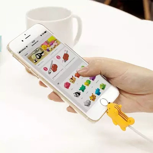1 pcs Animal Cable bites Protector for Iphone protege cable buddies cartoon Cable bites kabel diertjes Phone holder Accessory